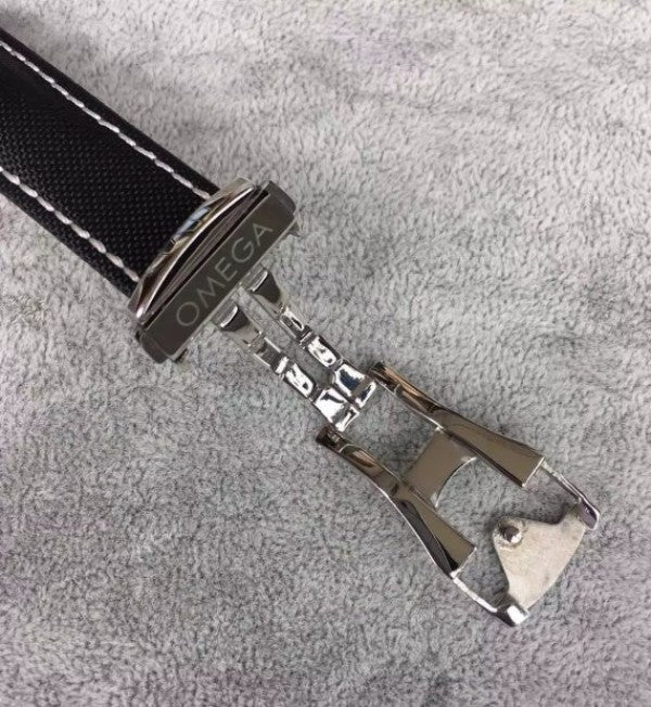 Replica Omega Speedmaster 3211 Silver Dial Black Nylon Strap A7750
