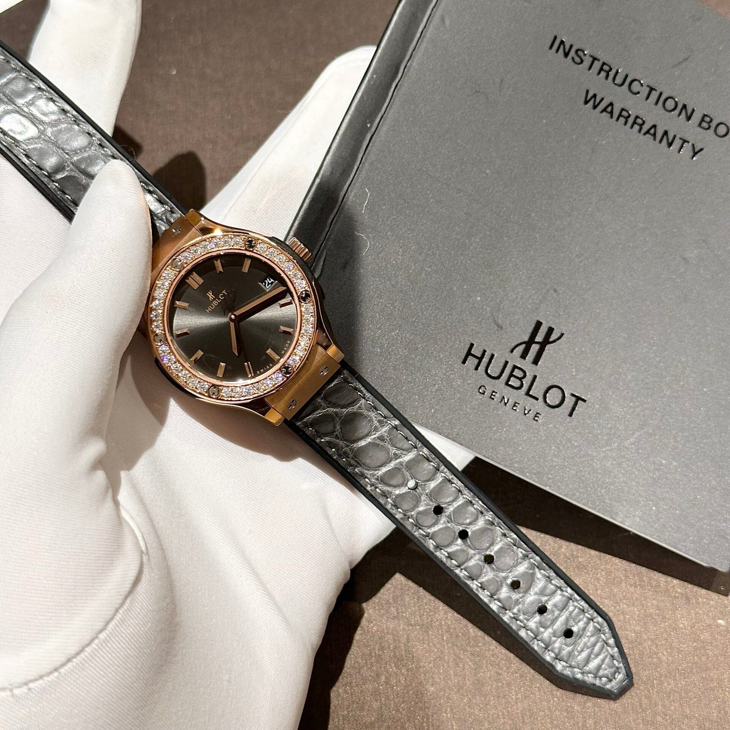 Hublot Women s Replica Watch With Moissanite Diamond 33mm