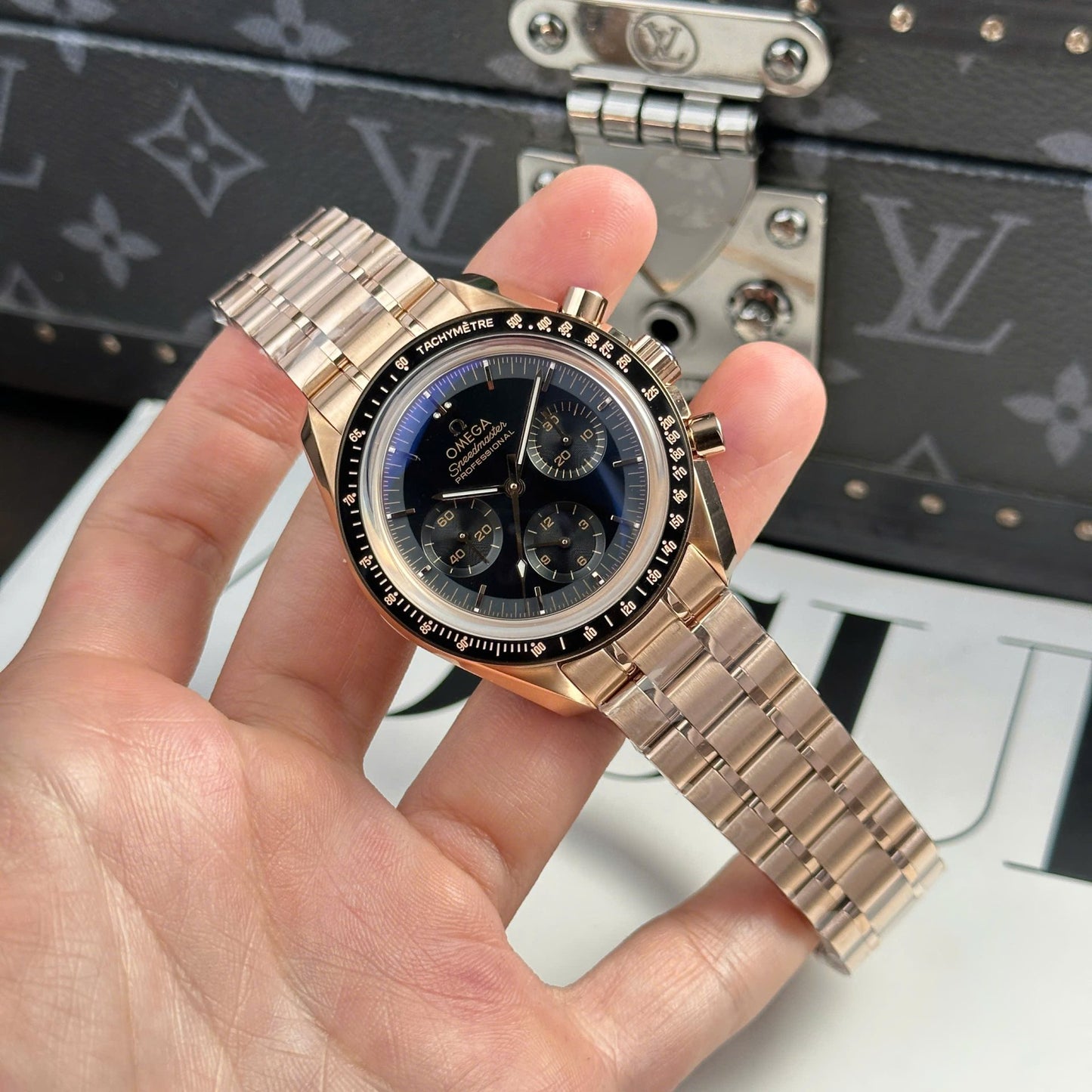 Omega Best Copies Watch SpeedMaster MoonWatch Rose Gold OM Factory 42mm