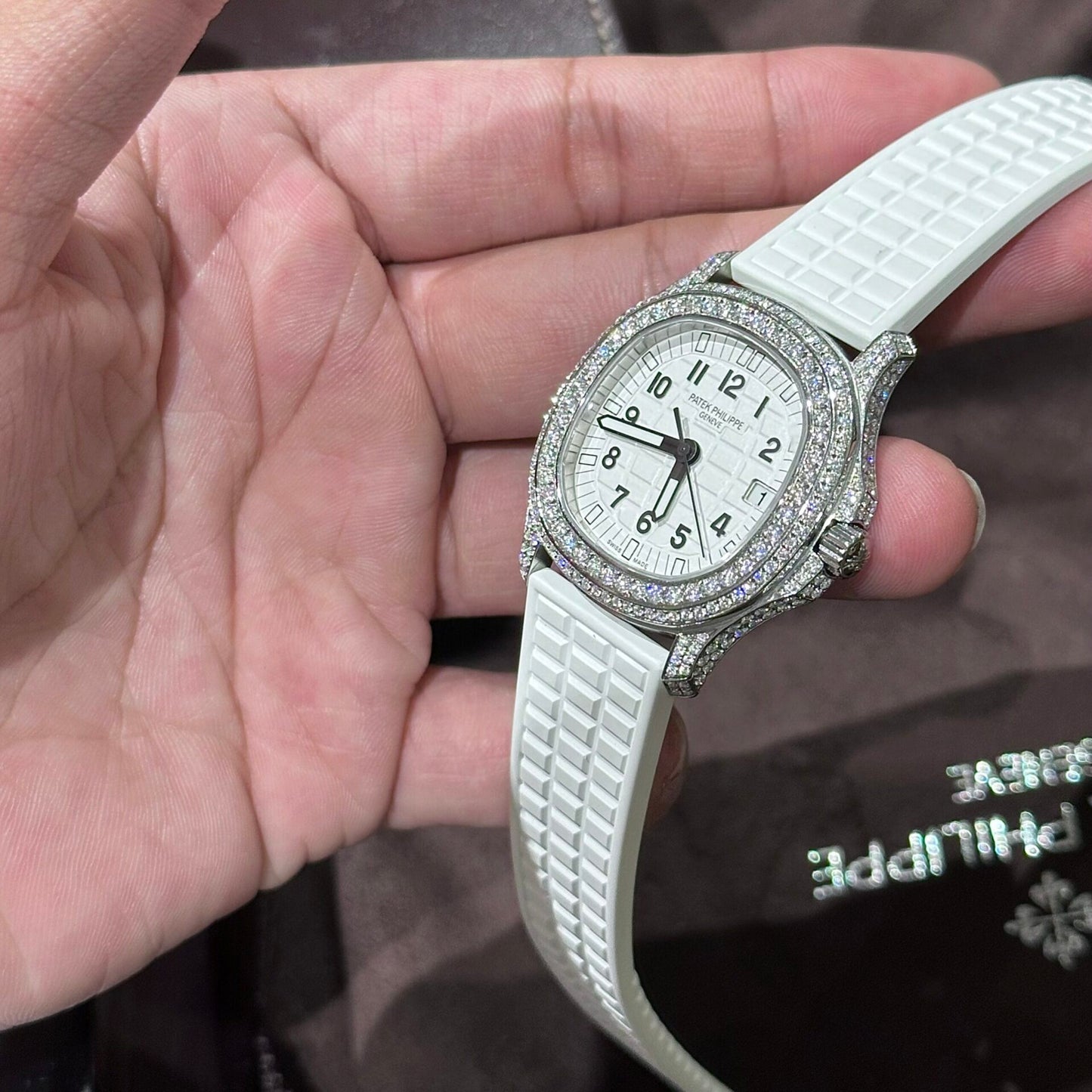 Patek Philippe Replica 11 Watch Aquanaut 5069G With Moissanite Diamond 35.6mm