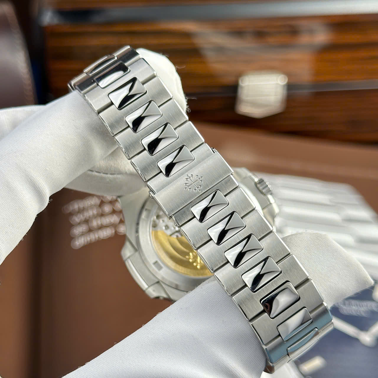 Patek Philippe Nautilus 5711 Replica Watch Refined Full Options Like Auth Top Top Quality 40mm