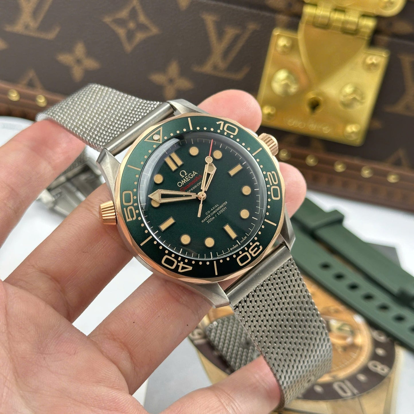 Omega Seamaster Driver 300 Replica Watch Green Dial Demi Bezel Full Set VS Factory 42mm