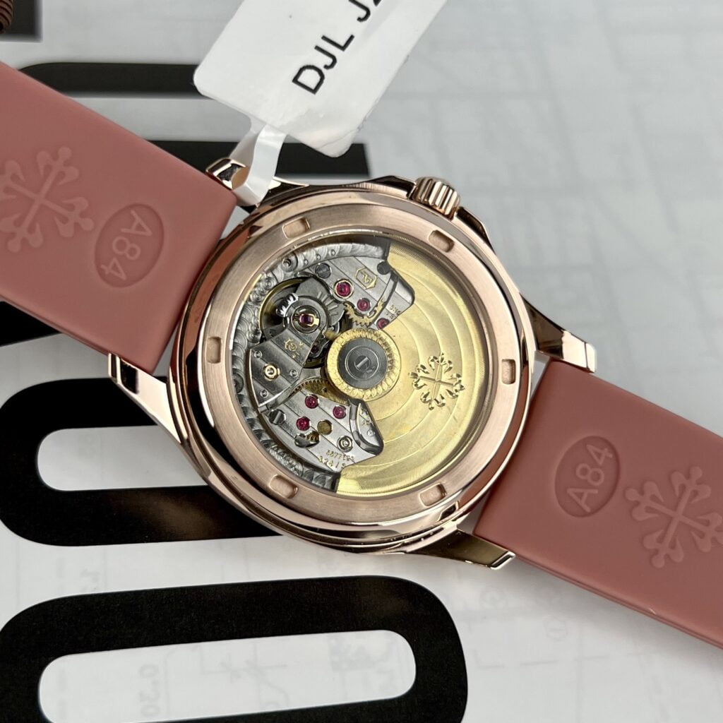Patek Philippe Replica 11 Watch Aquanaut 5072R Gold Wrapped Moissanite Diamond 35.6mm