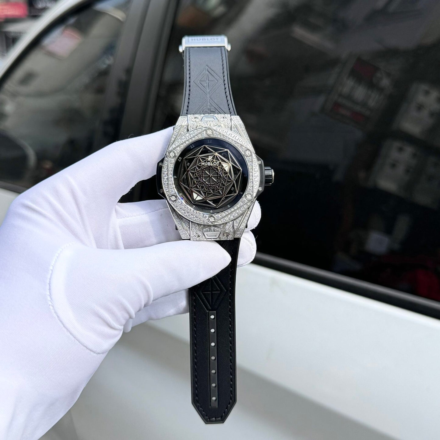 Hublot Replica 1:1 Watch Big Bang Sang Bleu Titanium With Full Stone 44mm