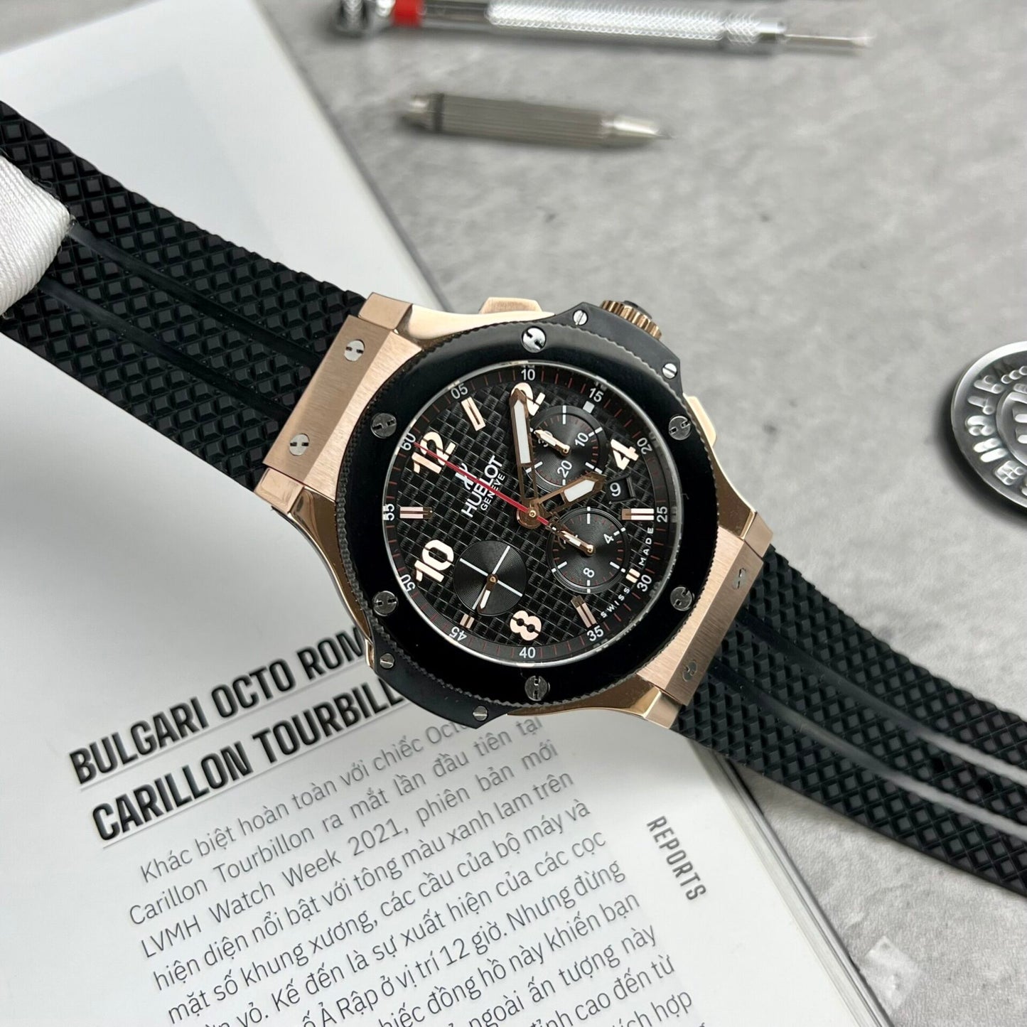 Hublot Fake Watch Big Bang King Gold Black Dial Rubber Strap 44mm