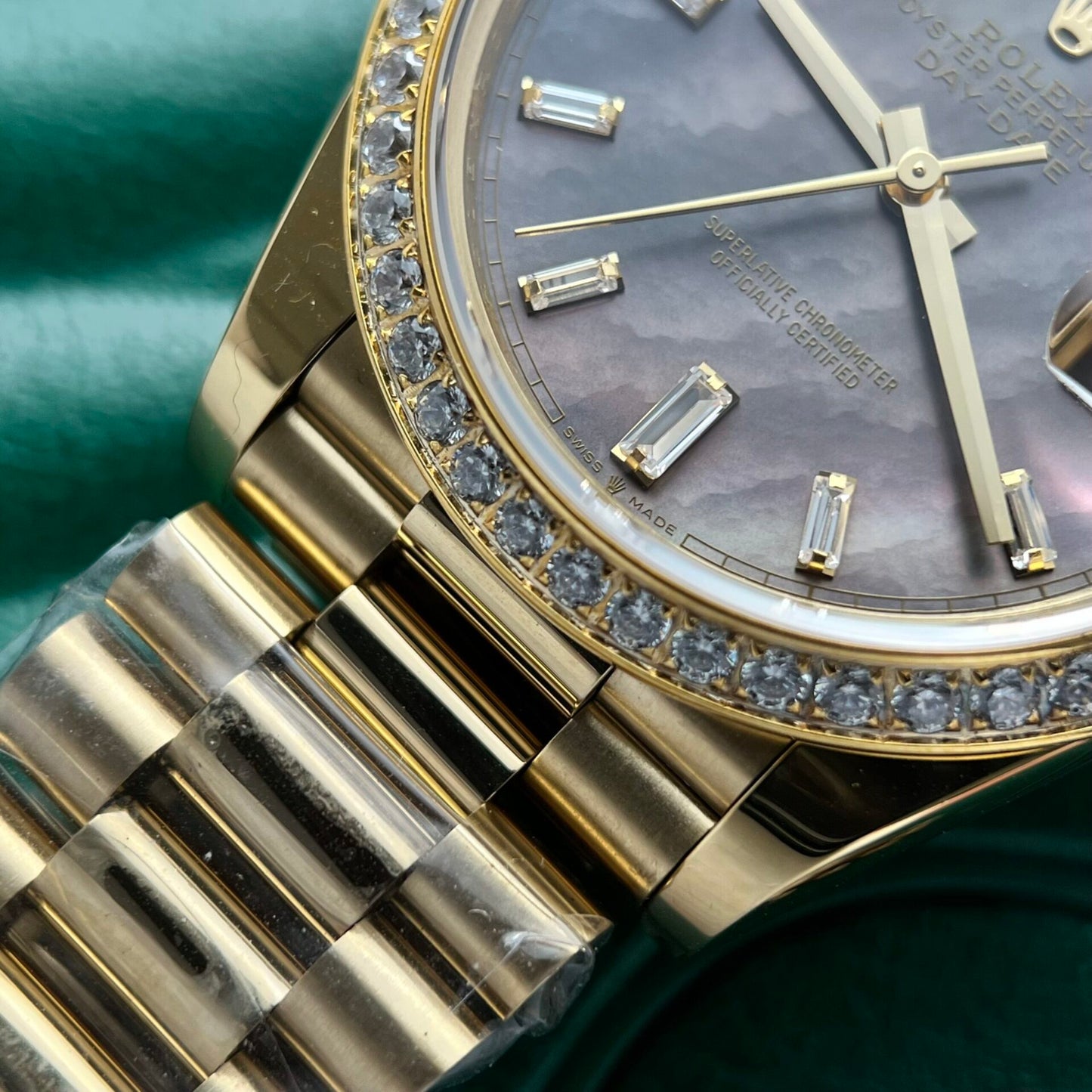 Rolex Day-Date Fake Watch Mother Of Pearl Dial President Strap 40mm