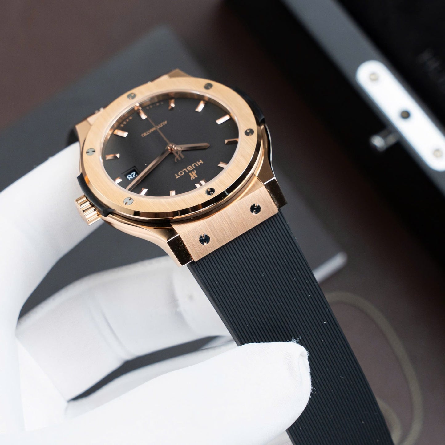 Hublot Classic Fusion King Gold Black Dial Copies Watches Movement SW300 Rubber Strap 42mm