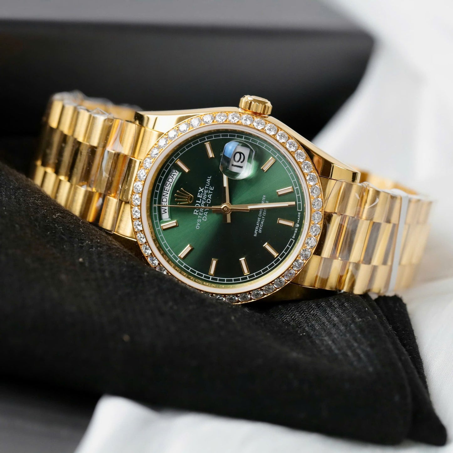 Rolex Day-Date Dial Green Replica Watch Gold Wrapped + Diamonds Moissanite Hong Kong 36mm