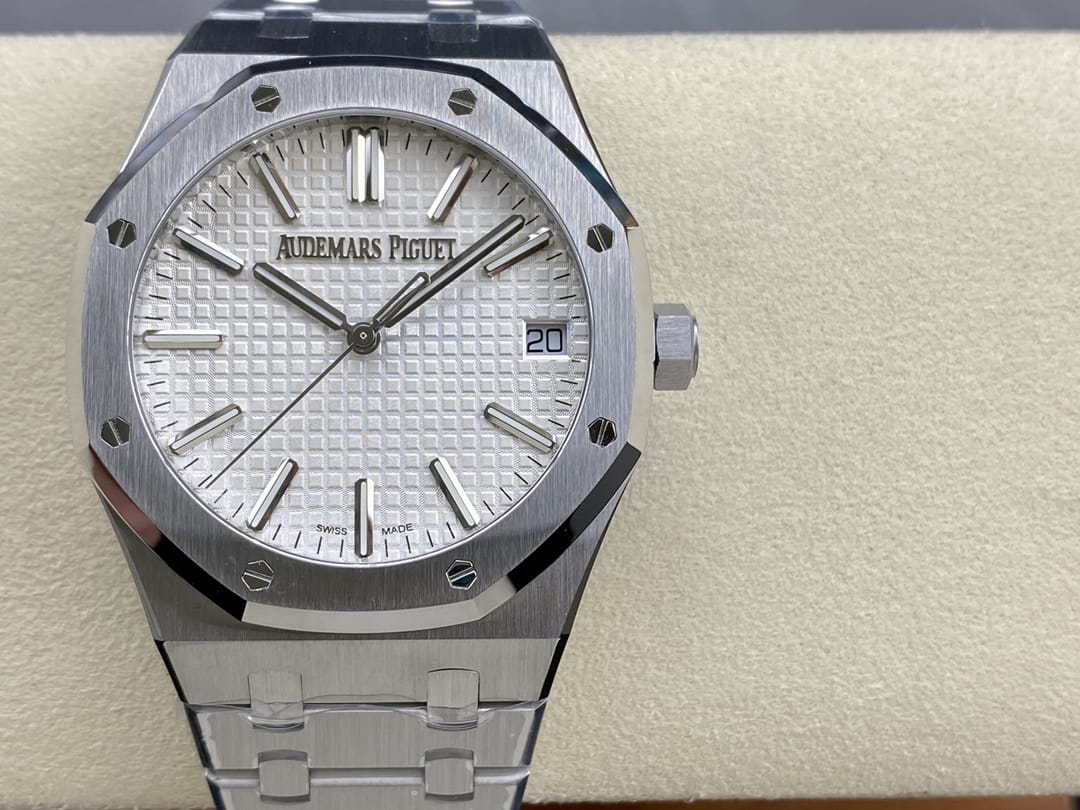 Audemars Piguet replica watch Royal Oak Selfwinding ¡°50th Anniversary¡± 41mm Stainless Steel Silver Dial 15510ST.OO.1320ST.03-ZF(1:1 replica)