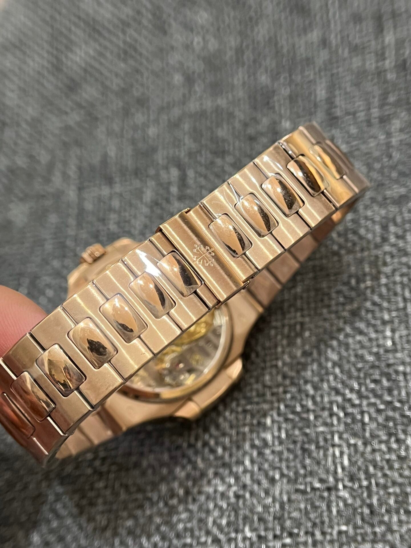 Patek Philippe Nautilus 5712R Replica Watch Rose Gold Chocolate Dial 40mm
