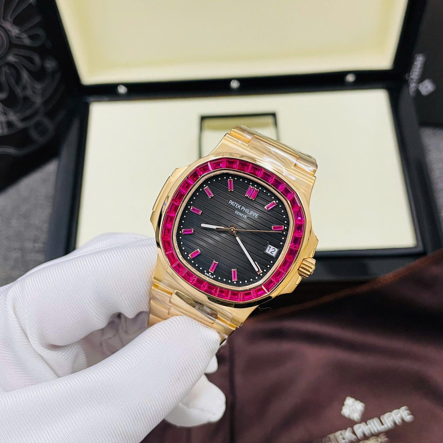 Patek Philippe Nautilus 5723 Copies Watch 18K Gold Wrapped + Synthetic Ruby 40mm