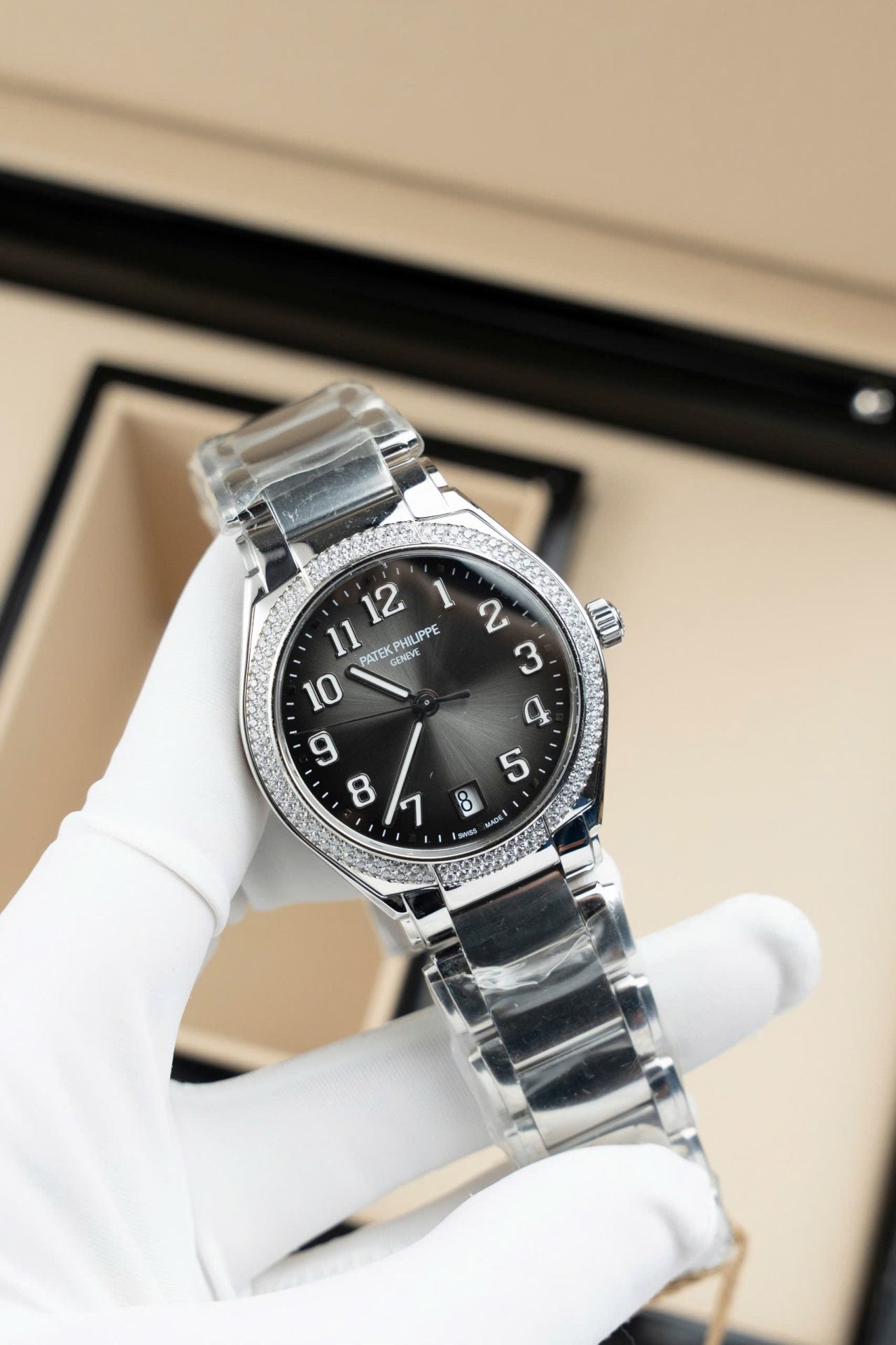 Patek Philippe Replica Watches Twenty 4 7300 Gray Dial Metal Wire 36mm