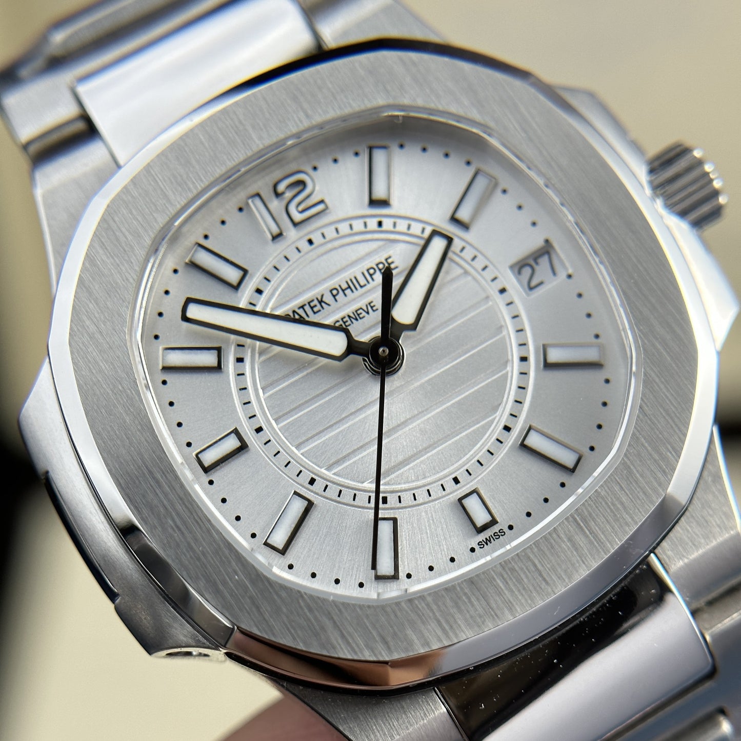 Patek Philippe Replica Watch Nautilus 7010 White Dial Metal Wire 32mm