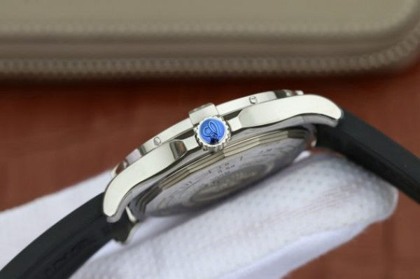 Replica Breitling Avenger GMT SS GF White Dial Black rubber Strap A2836