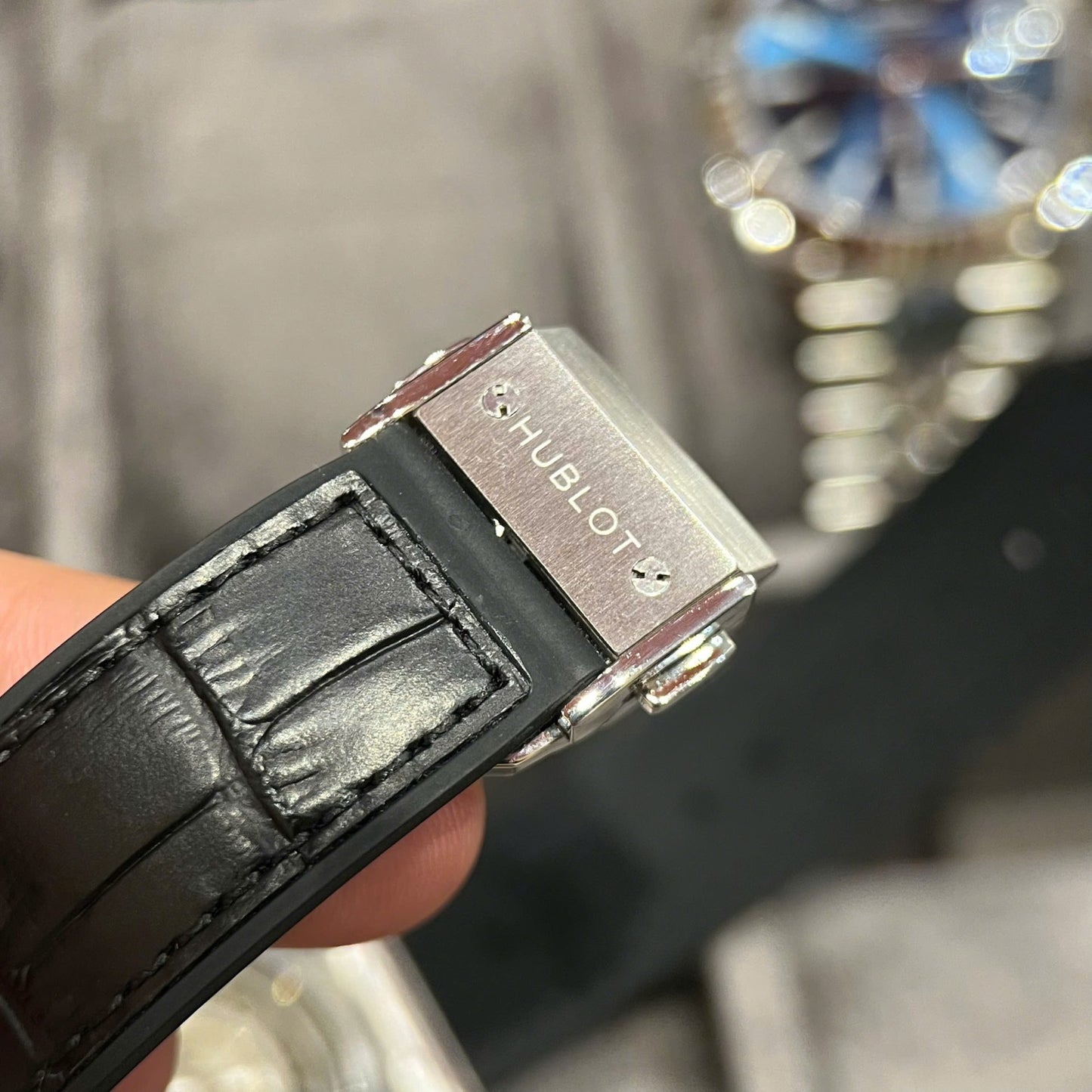 Hublot Classic Fusion Titanium Diamonds Pav¨¦ Full Moissanite Hong Kong Imitation Watches 38mm