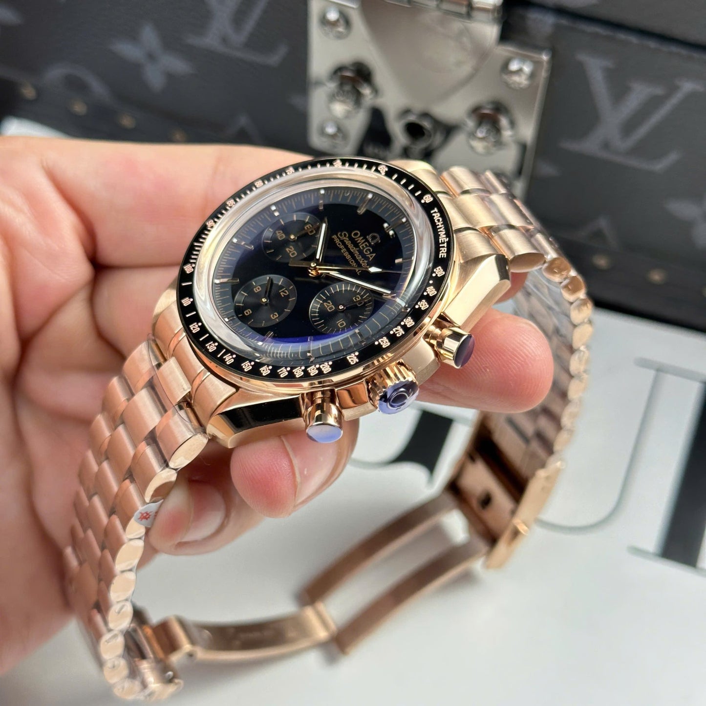 Omega Best Copies Watch SpeedMaster MoonWatch Rose Gold OM Factory 42mm
