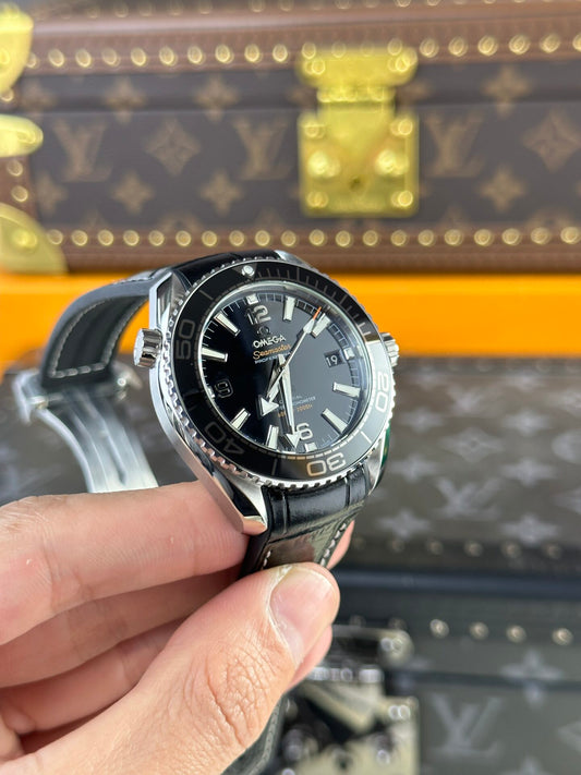Omega Seamaster Planet Ocean Replica Watch Black Dial VS Factory 39.5mm