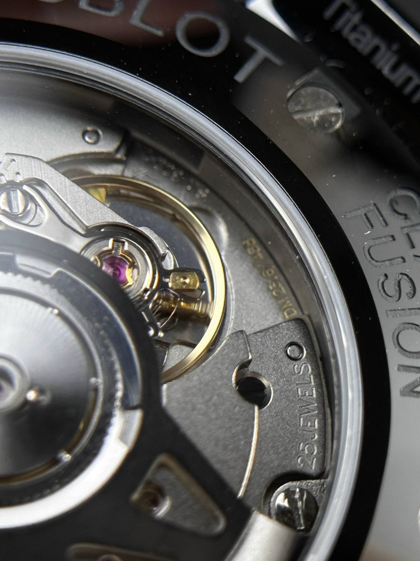 Hublot Classic Fusion Replica Watch Refined Ceramic Carbon Dial 42mm