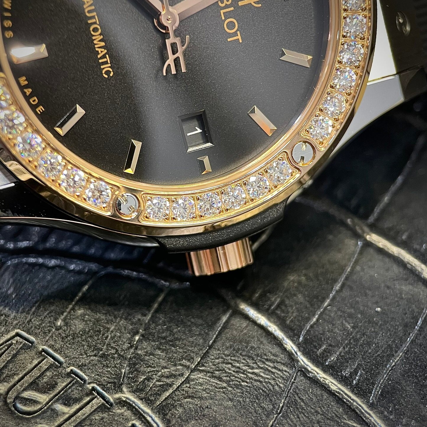 Hublot Replica Watch Demi With Moissanite Diamond Rubber Strap 42mm