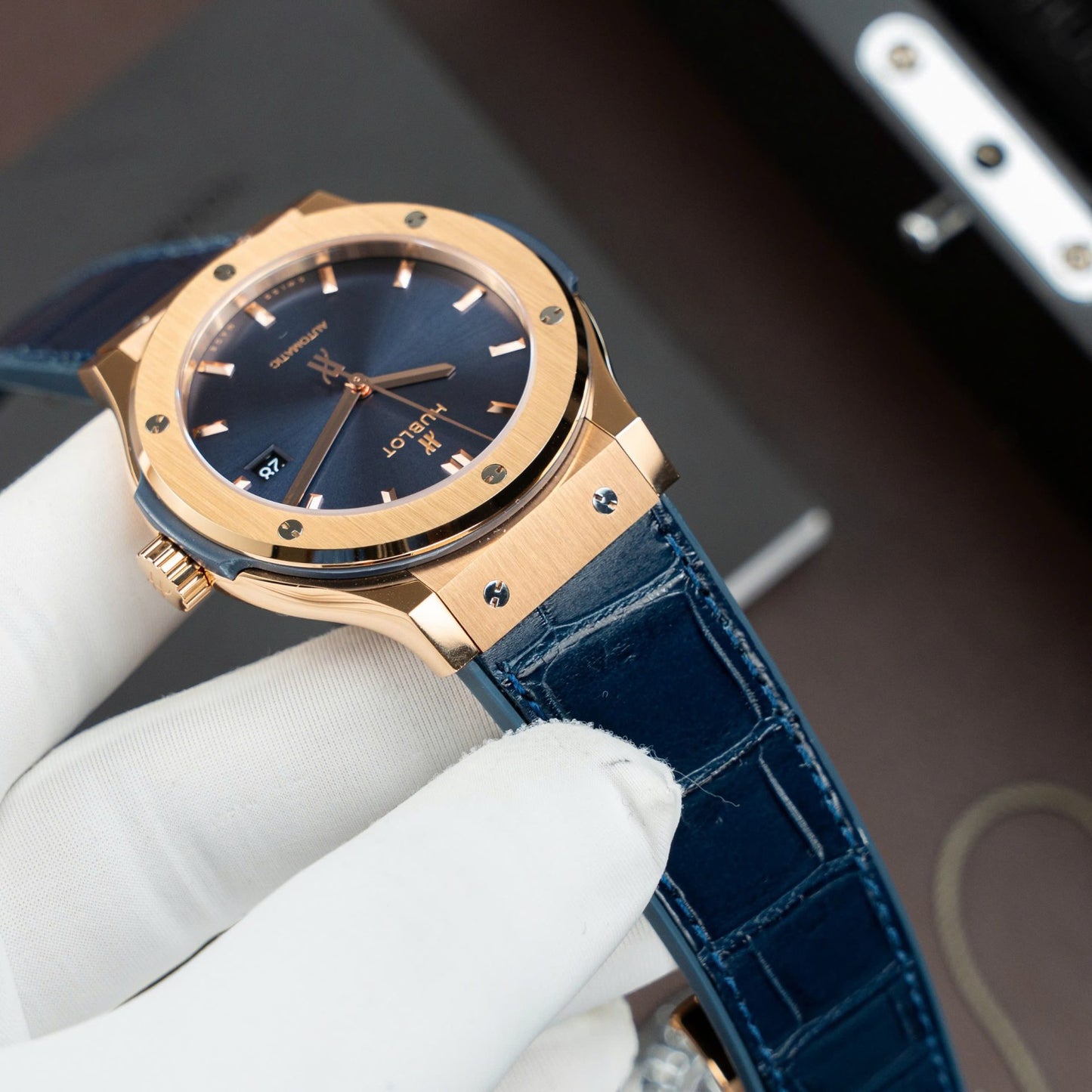 Hublot Classic Fusion King Gold Replica Watch Dial Blue Movement SW300 Crocodile Leather Strap 42mm