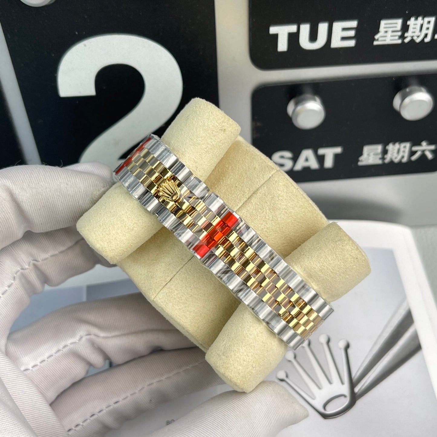 Rolex DateJust Women s Replica Watch With Stone Bezel Champagne Dial EW Factory 31mm