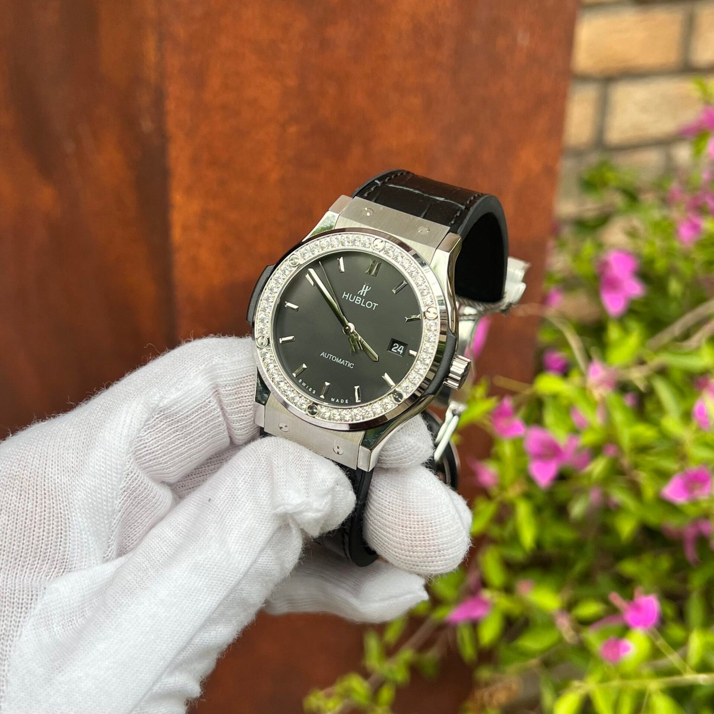 Hublot Replica 1:1 Watch Classic Fusion With Stone Bezel Swiss Mechanical 42mm