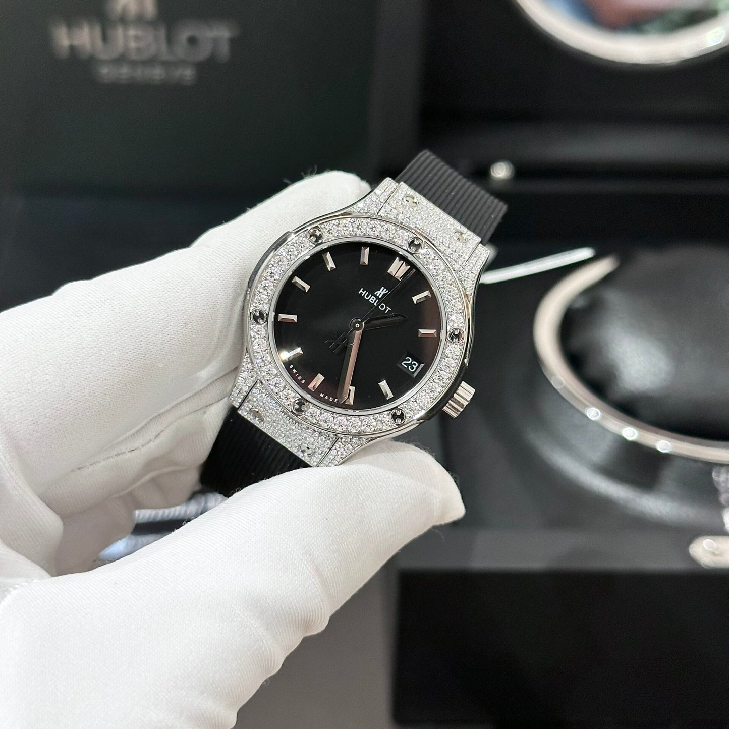 Hublot Replica 11 Watch Classic Fusion Women s With Moissanite Diamond Case 33mm