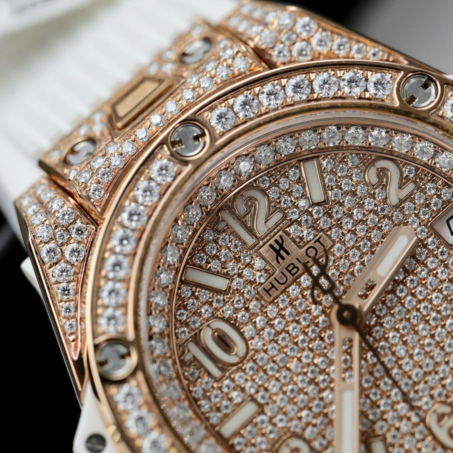 Hublot Big Bang One Click King Gold Custom Moissanite Diamonds Hong Kong 39mm