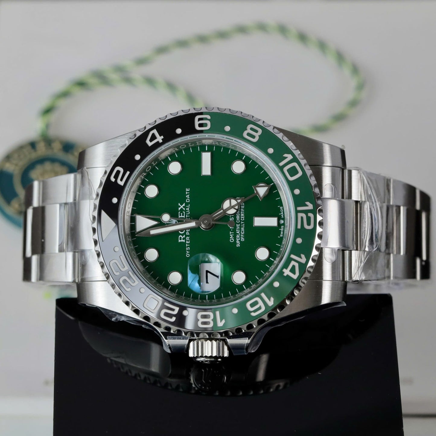 Rolex GMT-Master II 126729VTNR Replica Watch Green Dial Oyster Strap 40mm