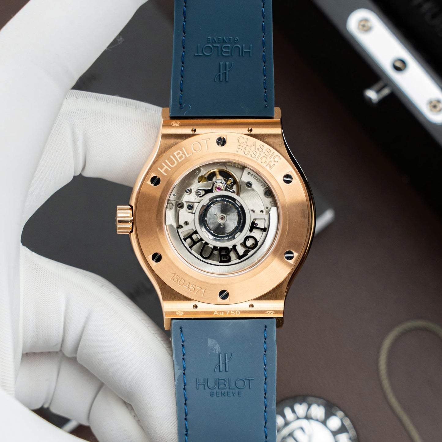 Hublot Classic Fusion King Gold Replica Watch Dial Blue Movement SW300 Crocodile Leather Strap 42mm