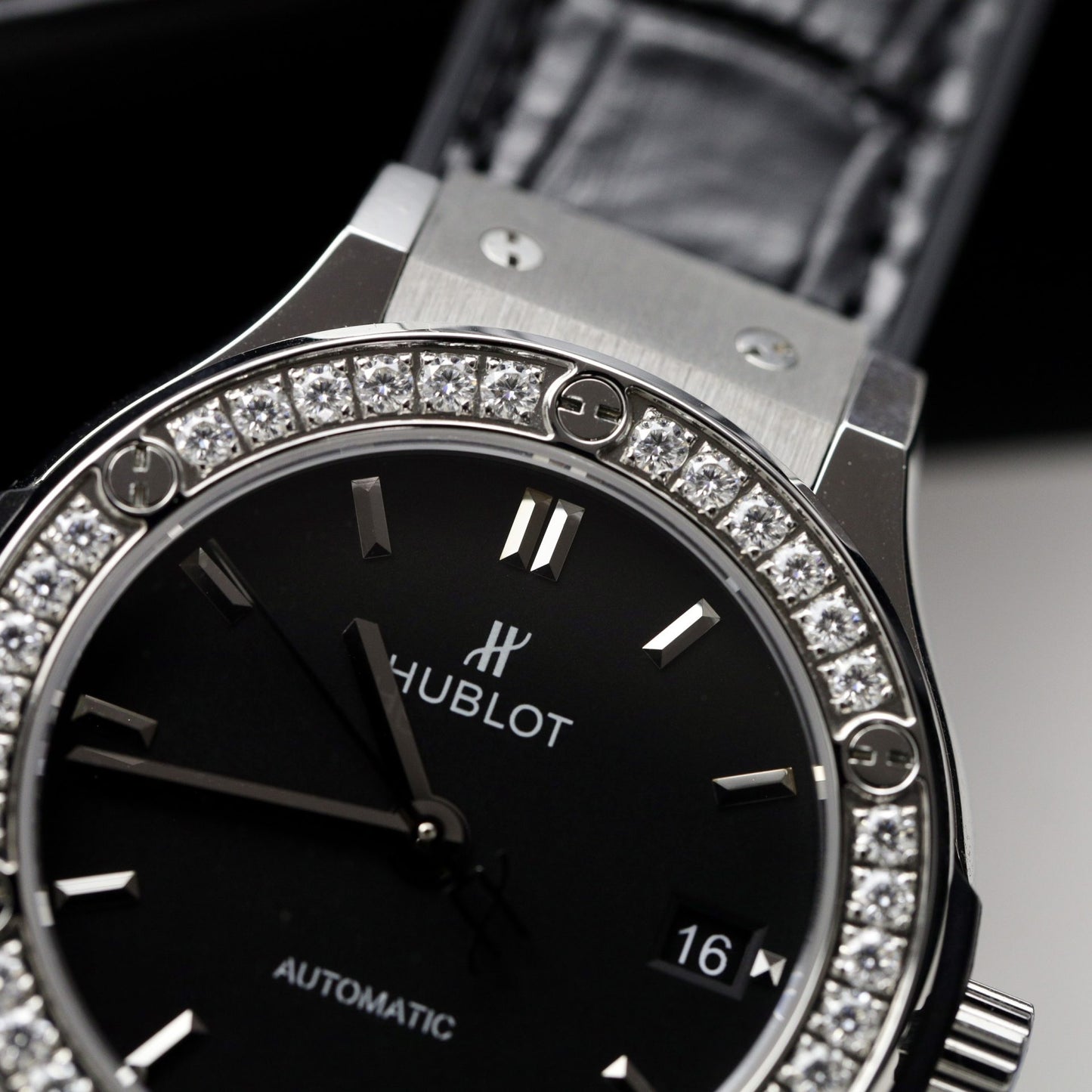 Hublot Replica 1:1 Watch Classic Fusion Black Moissanite Diamonds Factory HB 42mm