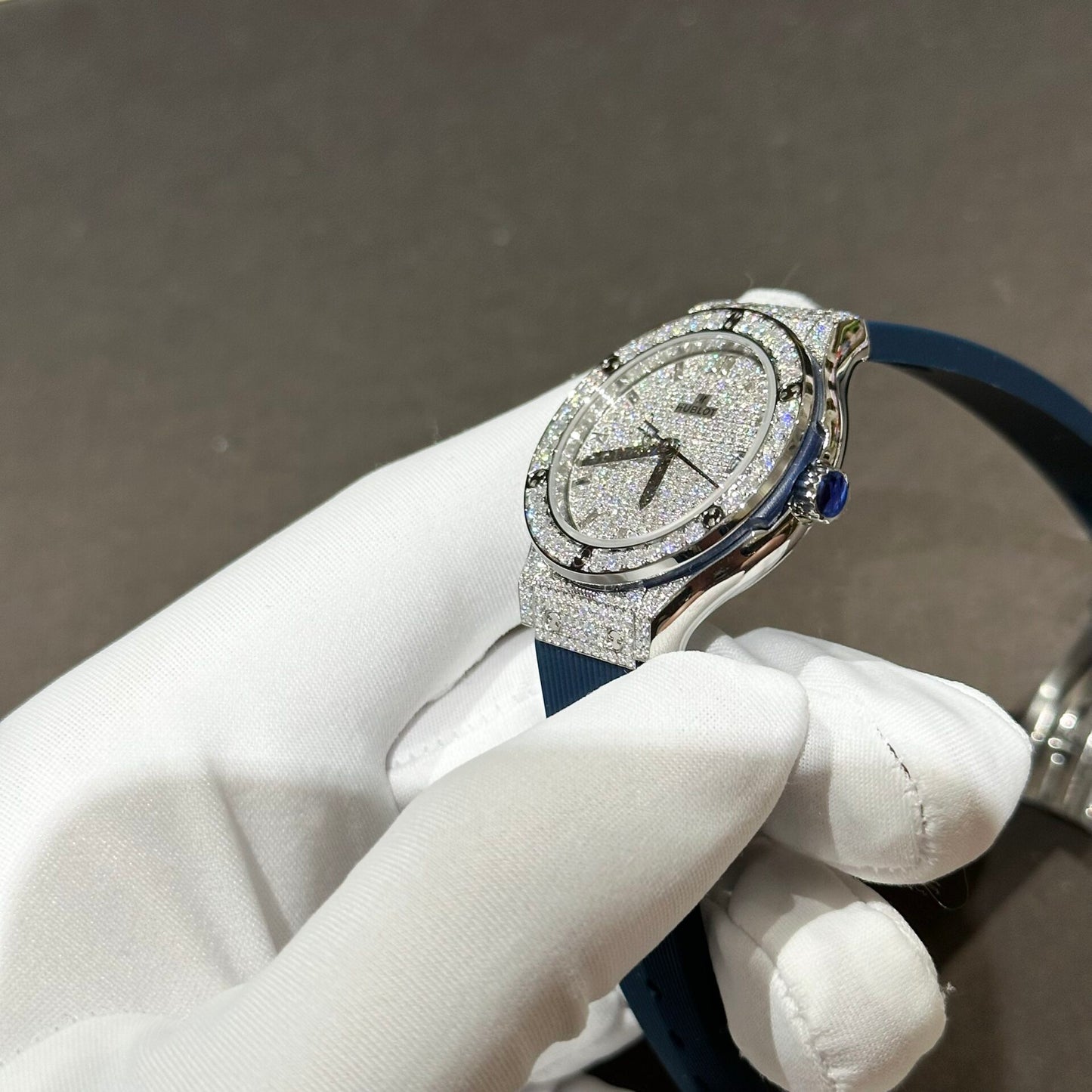 Hublot Classic Fusion Replica Watch Blue Rubber Strap Moissanite Diamond 33mm