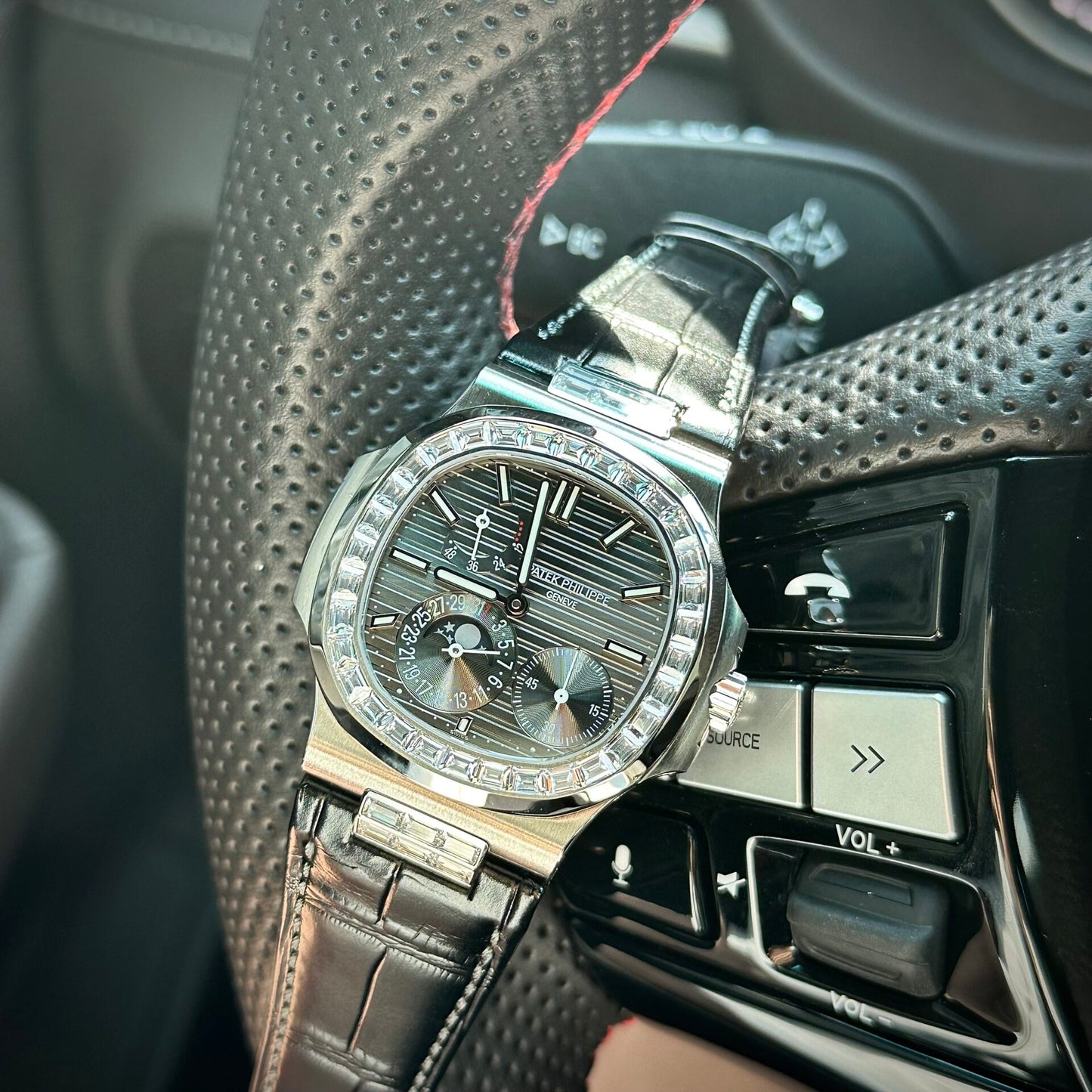 Patek Philippe Nautilus 5724G Replica Watch Grey Dial With Stone Bezel 40mm