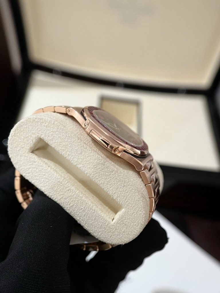 Patek Philippe Nautilus 5723 Replica Watch Gold Wrapped With Red Ruby 40mm