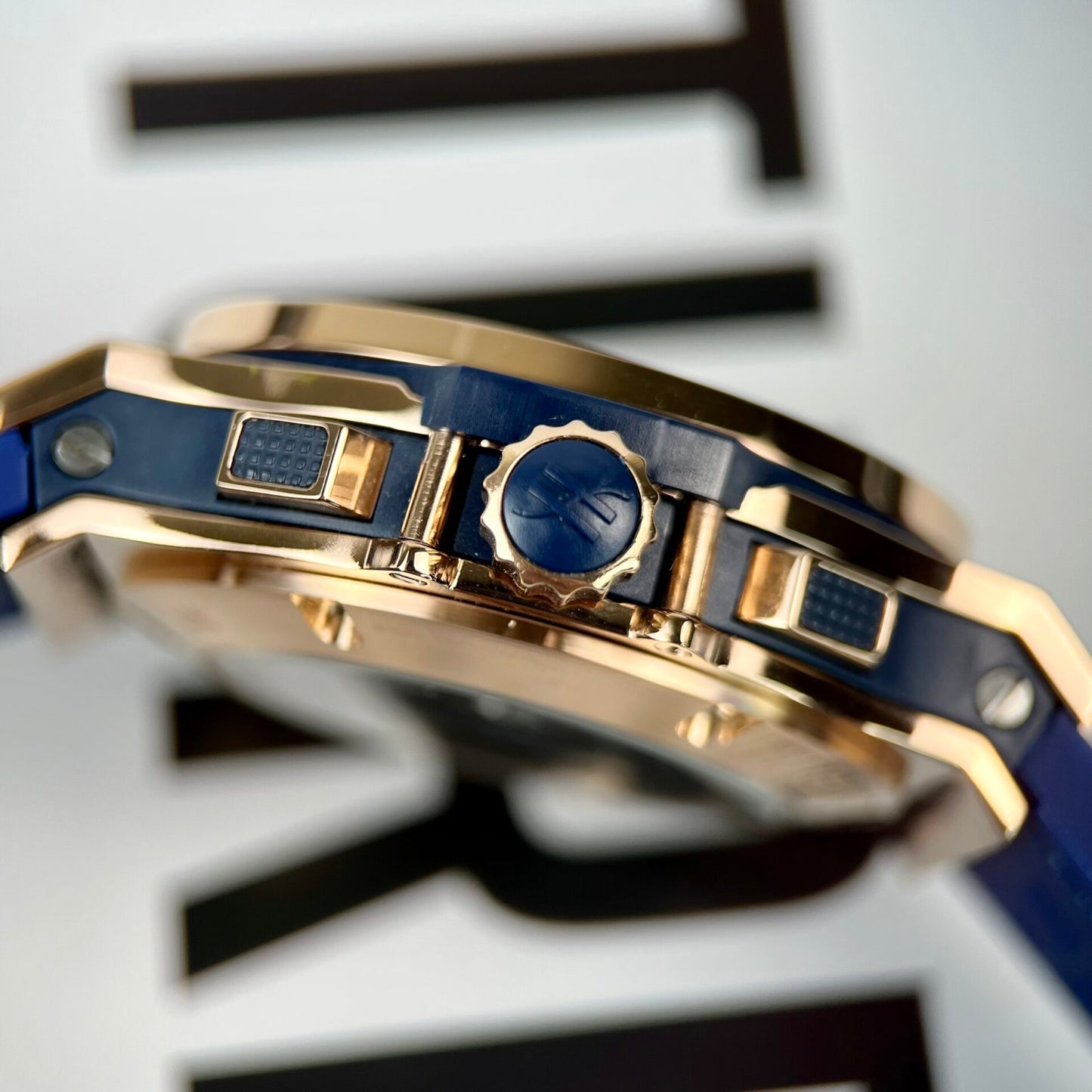 Hublot Replica 1:1 Watch Big Bang Chronograph Blue With Moissanite Bezel 44mm