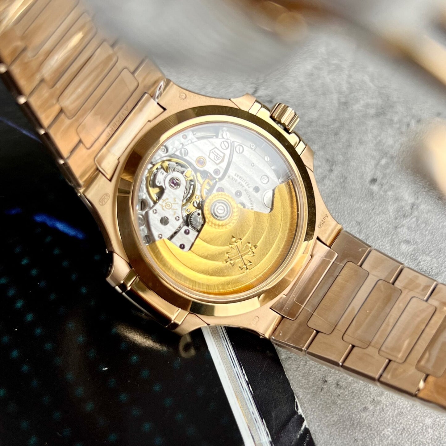 Patek Philippe Replica Watch Nautilus 7118 Rose Gold 3K Factory 35.2mm