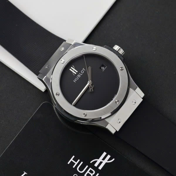 Hublot Classic Fusion 40 Years Anniversary Fake Watch Black Dial 42mm