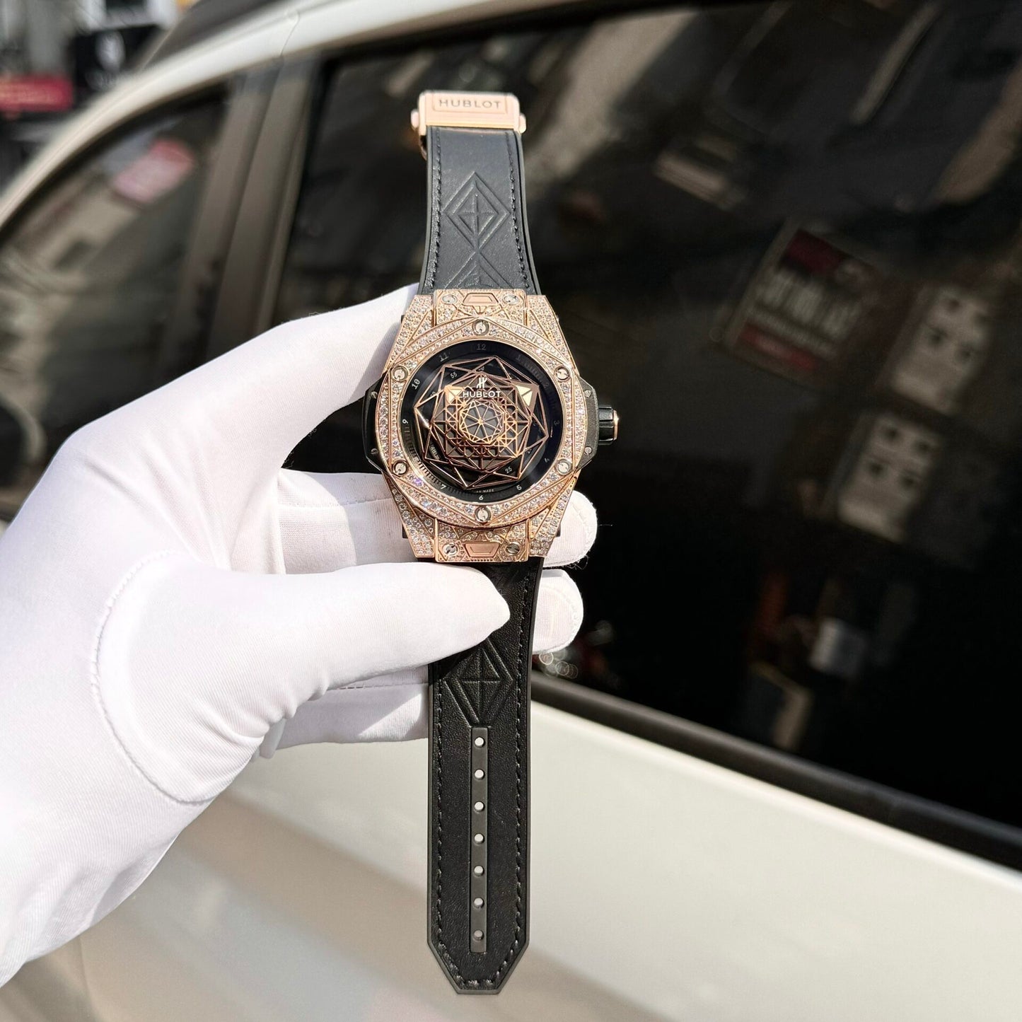 Hublot Big Bang Sang Bleu King Gold Replica Watch Diamond 44mm