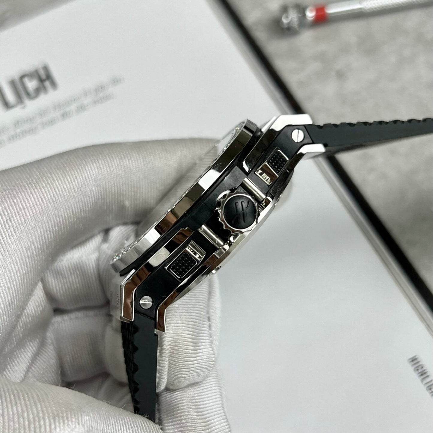 Hublot Replica 11 Watch Big Bang Geneve Chronograph With Diamonds Bezel 44mm