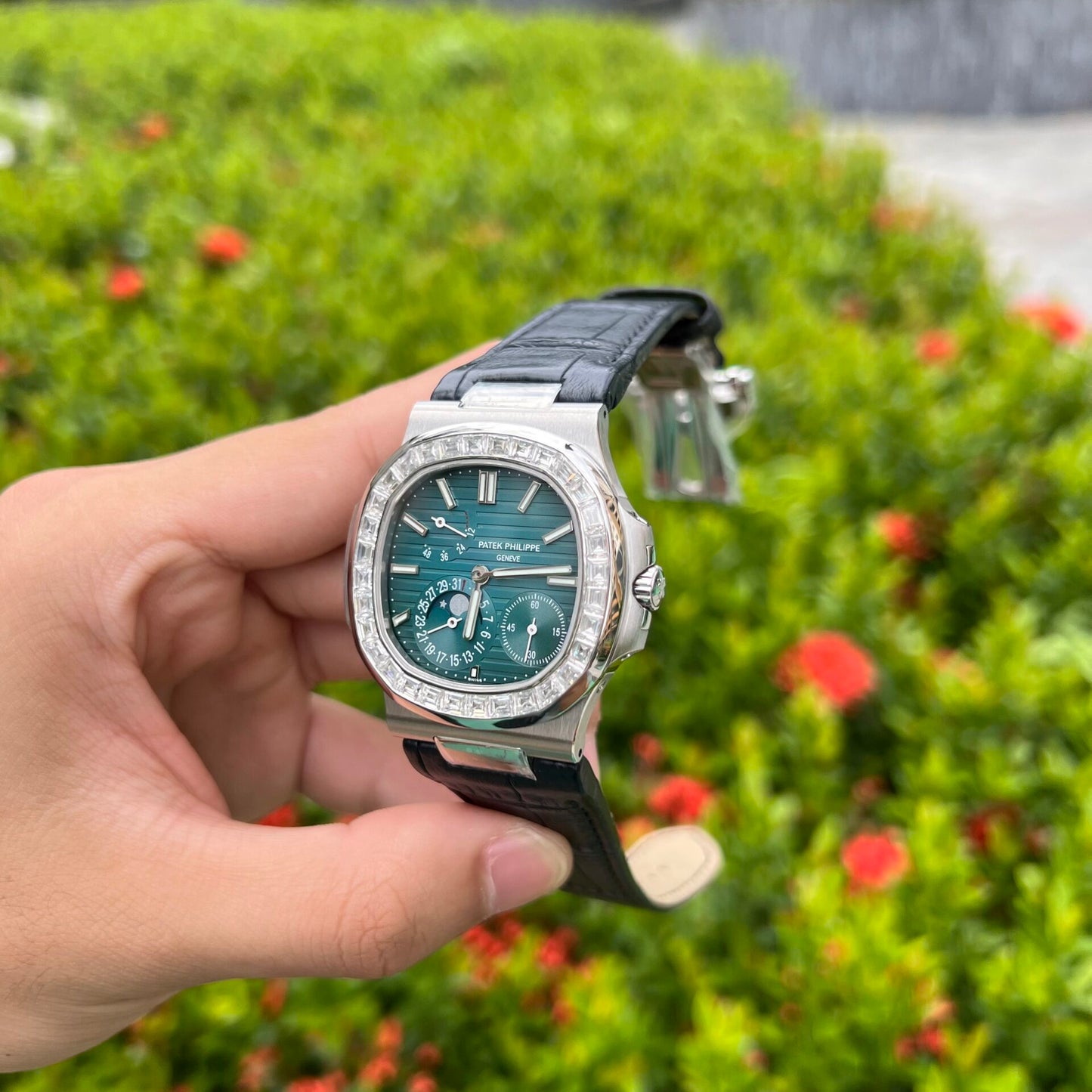 Patek Philippe Replica 11 Watch Nautilus 5722 G Moissanite Diamond Bezel 40mm