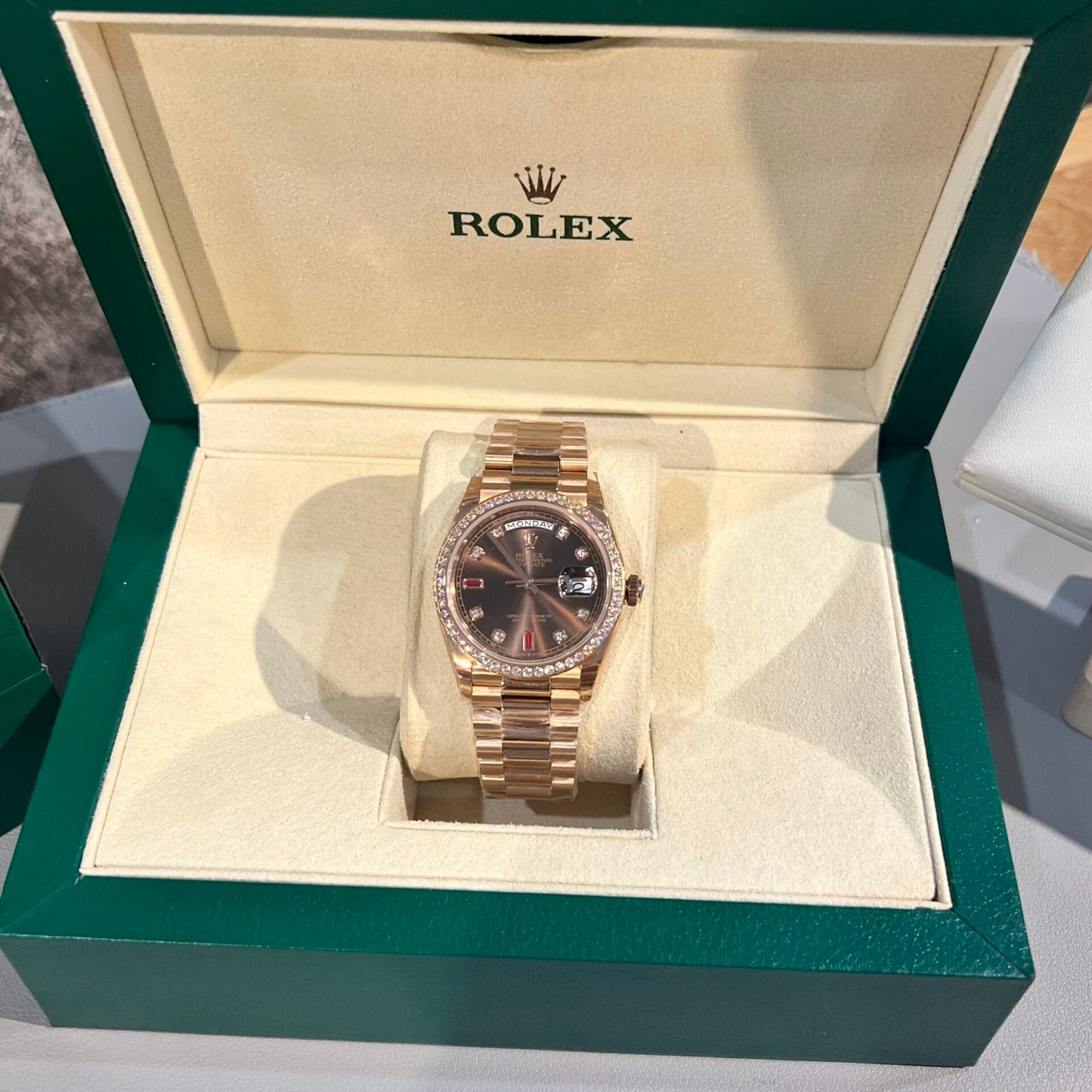 Rolex Replica Watch Day-Date Chocolate Dial With Stone Bezel EW Factory 36/40mm