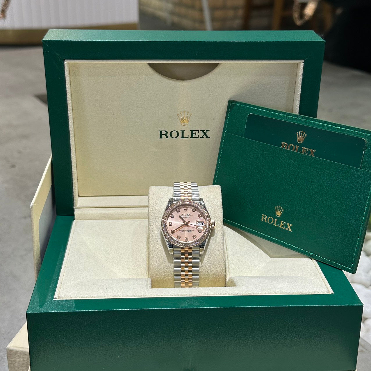 Rolex DateJust Women s High Quality Fake Watch Sunburt Dial Jubilee Strap 31mm