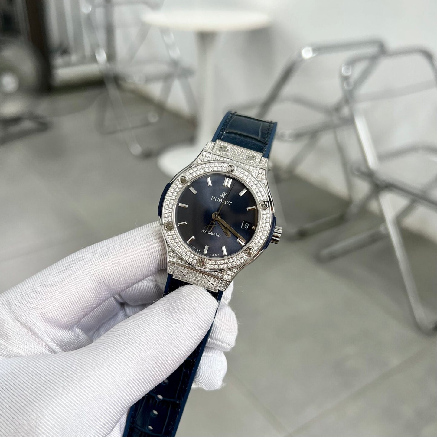 Hublot Replica 11 Watch With Full Diamond Case Blue HB Factory 38mm