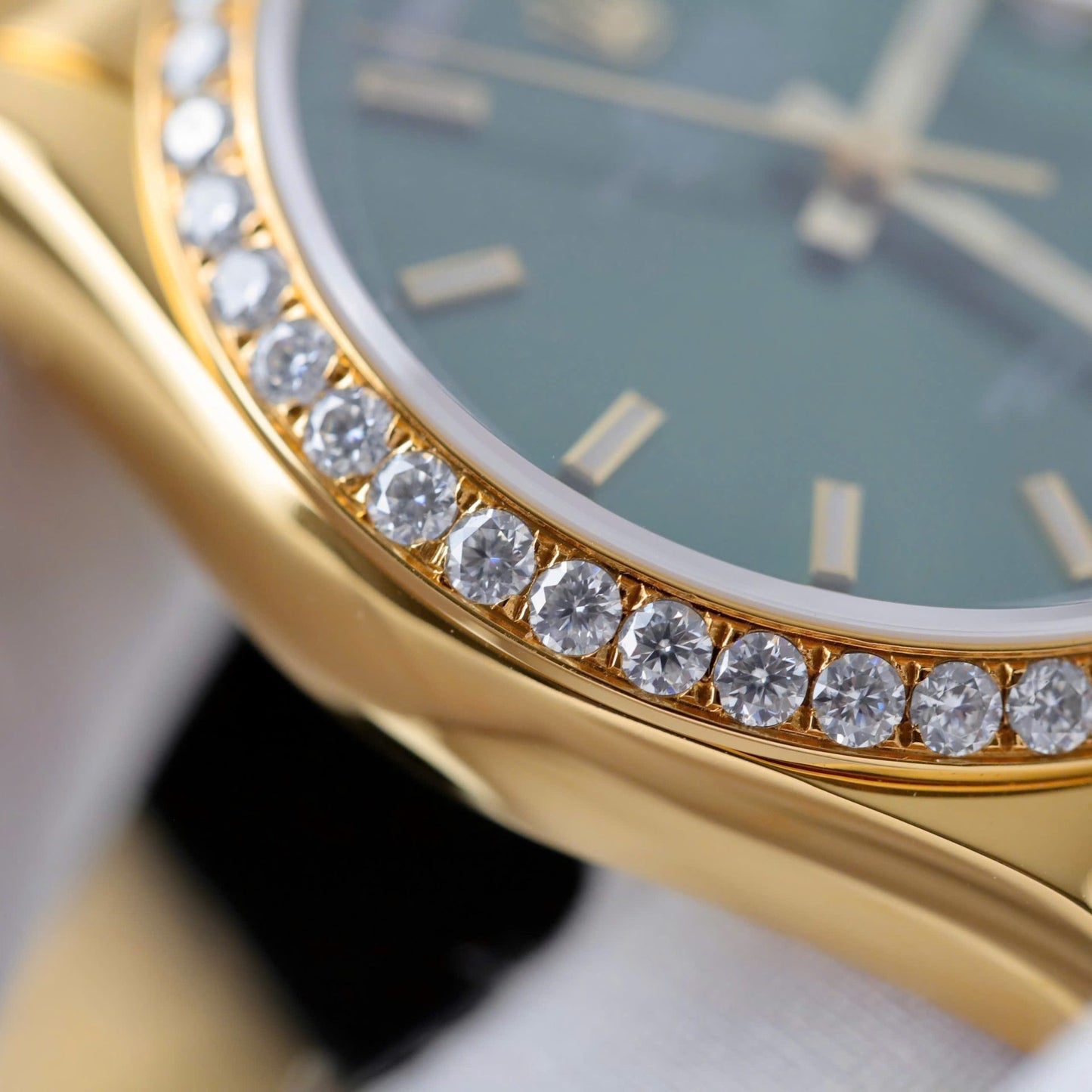 Rolex Day-Date Dial Green Replica Watch Gold Wrapped + Diamonds Moissanite Hong Kong 36mm