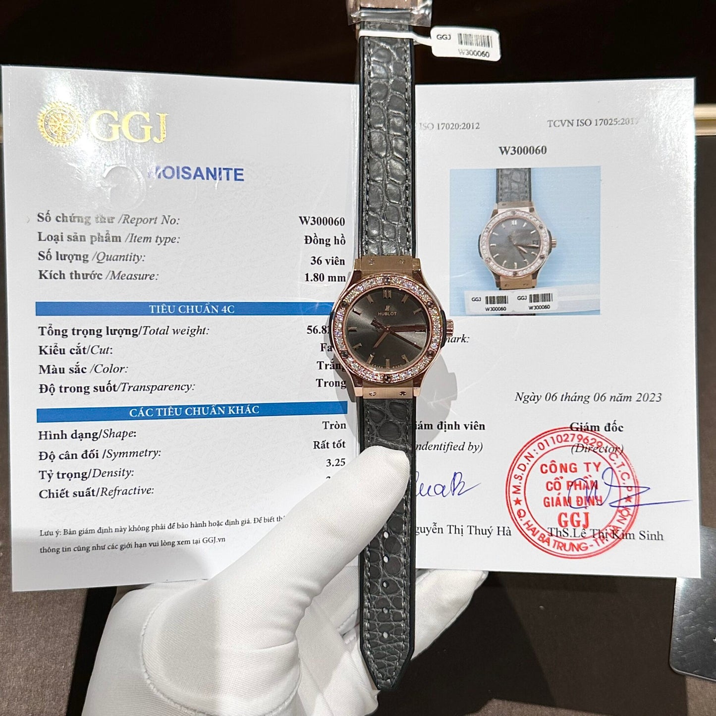 Hublot Women s Replica Watch With Moissanite Diamond 33mm