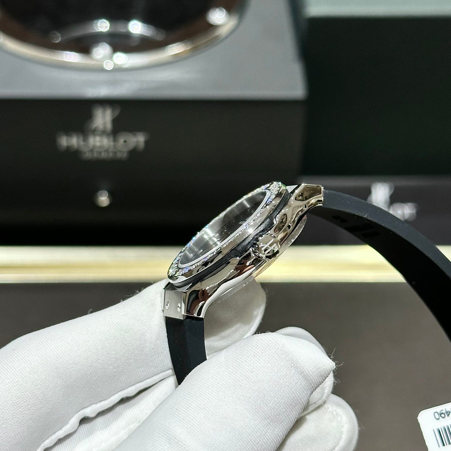 Hublot Classic Fusion Replica Watch With Moissanite Diamond Rubber Strap HB Factory 33mm