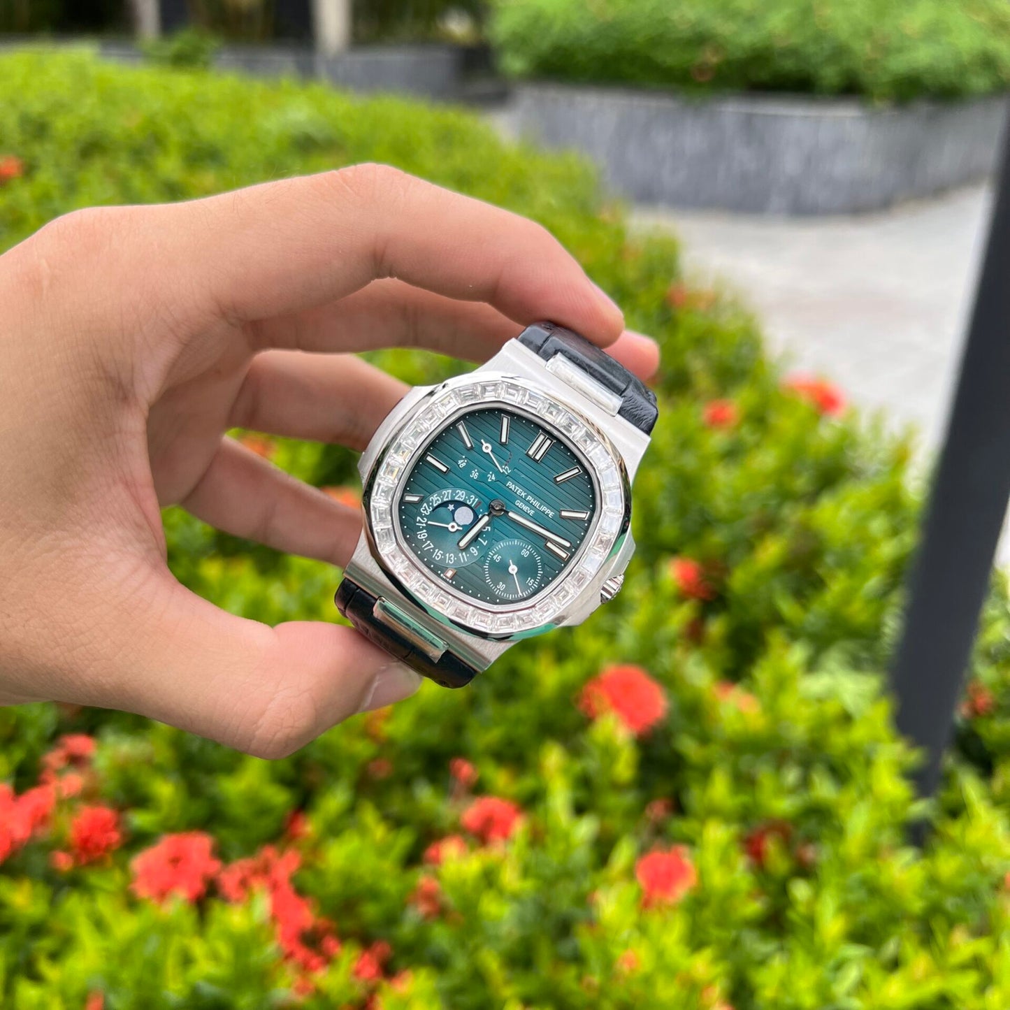 Patek Philippe Replica 11 Watch Nautilus 5722 G Moissanite Diamond Bezel 40mm