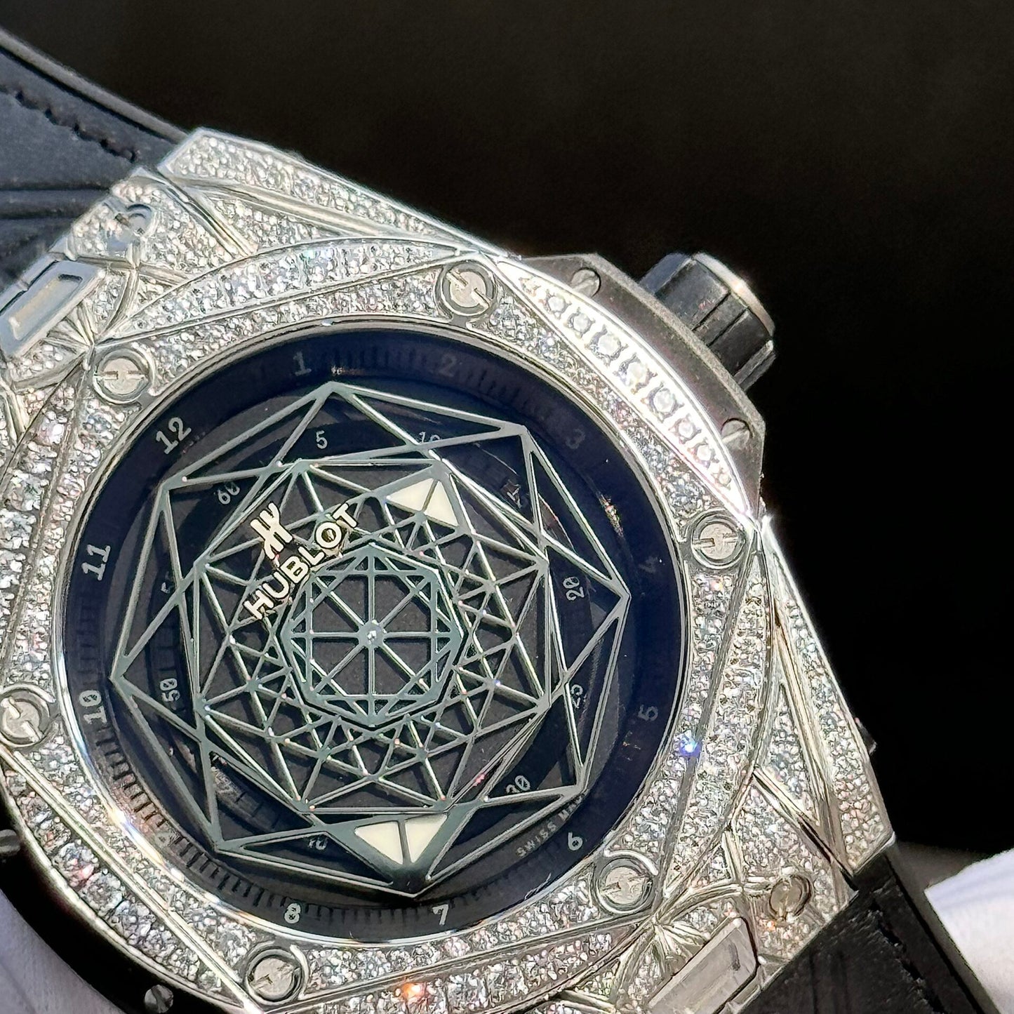 Hublot Replica 1:1 Watch Big Bang Sang Bleu Titanium With Full Stone 44mm