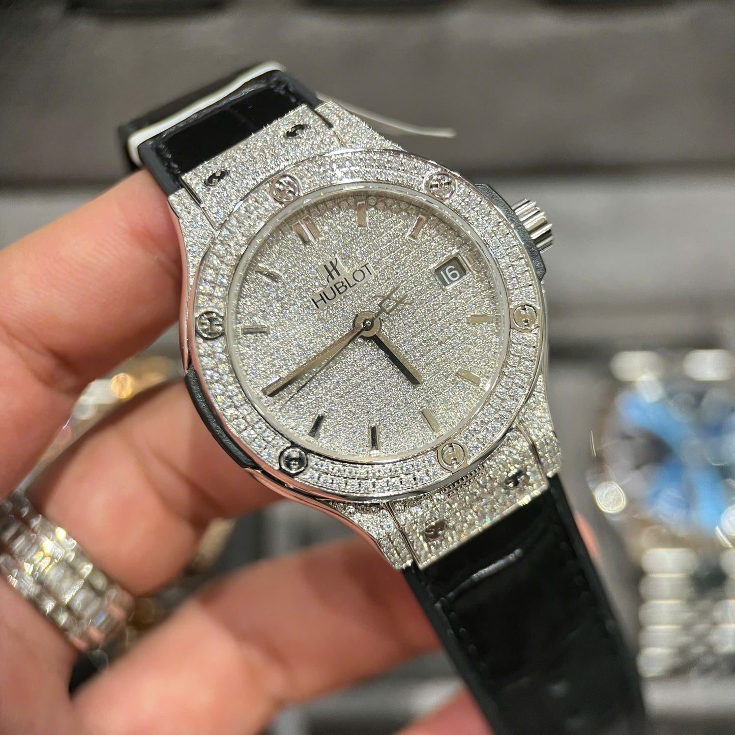 Hublot Classic Fusion Titanium Diamonds Pav¨¦ Full Moissanite Hong Kong Imitation Watches 38mm