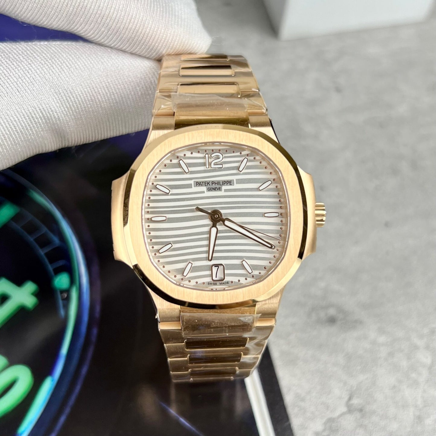Patek Philippe Replica Watch Nautilus 7118 Rose Gold 3K Factory 35.2mm